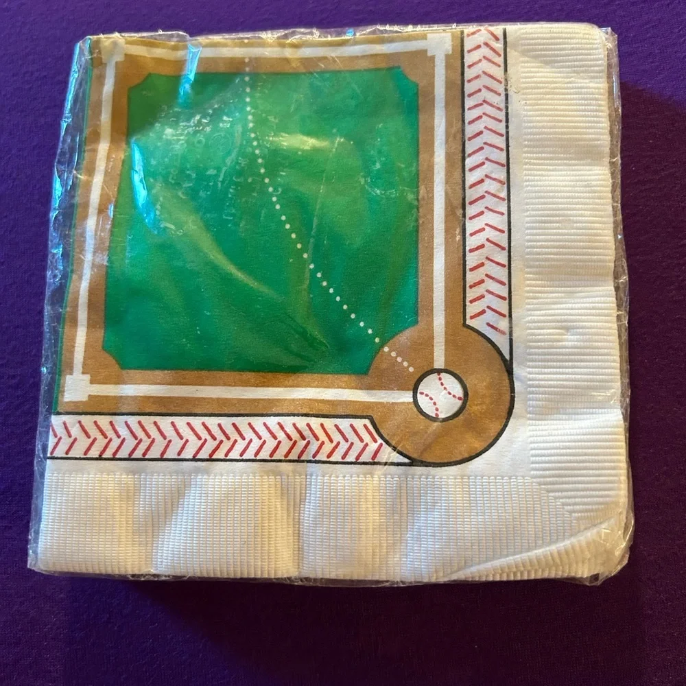 💜CLEARANCE GALA VTG 80s NWT pack of Baseball themed cocktail napkins. 20 count